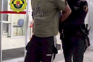 La Policía Local detiene a una persona acusada de un robo con violencia de un móvil en Alicante