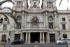 La corporació manifesta el seu reconeixement a Rafael Pla i Bernardo España «Españeta»