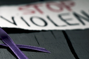La Regidoria d'Igualtat de Santa Pola reprén els actes de manera virtual per a protestar contra la violència de gènere