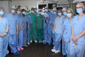 El Hospital de Alicante utiliza un nuevo endoscopio motorizado para el tratamiento de lesiones del intestino delgado