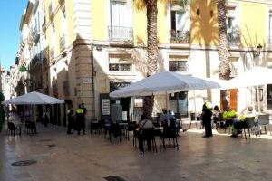 El Ayuntamiento de Alicante desmiente que esté comunicando un inminente cierre de la hostelería por el Covid