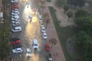 La avenida Blasco Ibáñez, totalmente inundada