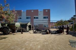Una unidad especializada del Ejército de Tierra  despliega 21 efectivos en la residencia La Molineta para desinfectar las instalaciones