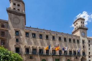 El Ayuntamiento de Alicante apoya la promoción al  comercio y la hostelería frente a la crisis del Covid con 190.000 en ayudas a las asociaciones del sector