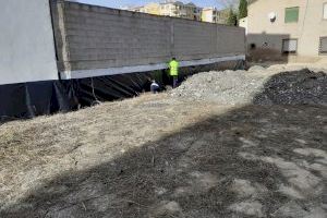 El Ayuntamiento de la Vila comienza los trabajos de acondicionamiento de un nuevo parking público en la Avenida Benidorm