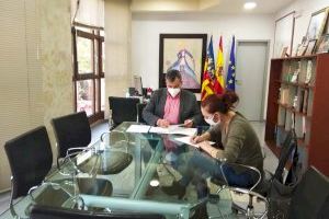 El Ayuntamiento de Aspe  firma por primera vez la colaboración de 3.000 euros con la Asociación enfermos mentales Iguales