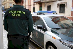 La Guardia Civil detiene a un varón dedicado a la venta al menudeo de droga en la localidad de Torrent