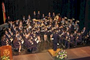 Vila-real celebra la festividad de Santa Cecilia con una eucaristía y un concierto de la Unión Musical la Lira en la plaza Mayor