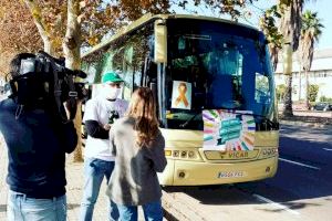 Una ‘ruta taronja’ d'autobusos recorre València en rebuig a la ‘Llei Celaá’
