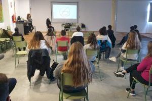 La Diputació de Castelló alerta de la imatge “distorsionada i vexatòria” de les dones en el ‘porno’ en els instituts de la província