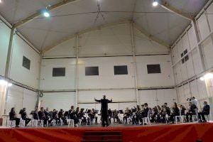 La Unió Musical d'Orpesa celebra Santa Cecilia y da la bienvenida a los nuevos integrantes
