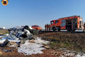 Fugida de gasoil per un camió accidentat a Rafelbunyol
