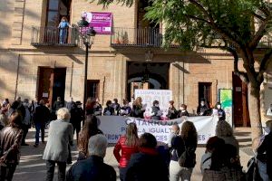 Catarroja es concentra amb motiu del 25N per a dir ‘PROU’ a la violència contra les dones