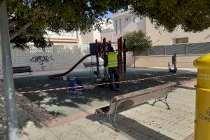 Infraestructuras avanza en su plan para remodelar, pintar y reparar las plazas de los barrios de Alicante