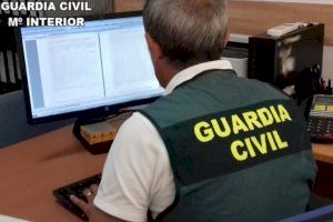 La Guardia Civil detiene en Massanassa a dos personas por su presunta implicación en los delitos de falsedad documental y estafa