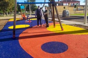 El Ayuntamiento de Moncofa renueva los parques infantiles de las urbanizaciones de Camí Cabres y Estañol