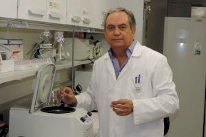 El catedràtic Joan Ferré, director de l’Institut Universitari de Biotecnologia i Biomedicina de la Universitat de València