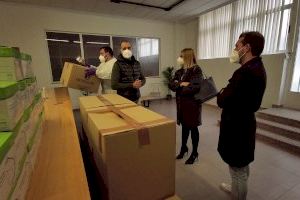 El Ayuntamiento repartirá 8.000 mascarillas reutilizables entre los escolares de Petrer donadas por la empresa local Biosalud