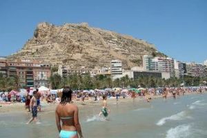 El turismo se convierte el eje dinamizador de la economía de Alicante