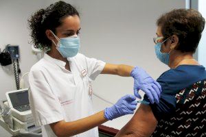 Más del 70% de los pacientes mayores de 64 años del Departamento de Salud del Vinalopó ya se han vacunado contra la gripe estacional