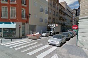 Herida grave una mujer tras derrumbarse un balcón en Valencia