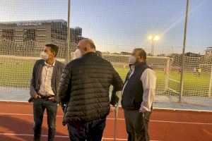 El campo de fútbol del Polideportivo Municipal ya cuenta con el nuevo alumbrado