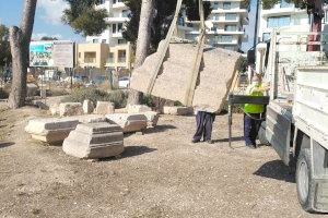 Los Basamentos y las cornisas de dos grandes pedestales romanos de la Vila Joiosa se reencuentras después de 2000