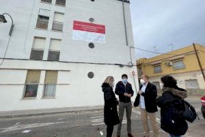 La Conselleria de Vivienda visita las obras de mejora del grupo público de Massamagrell