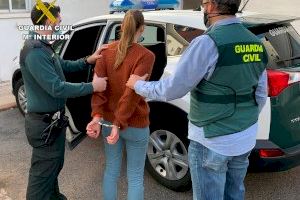 Detenida una mujer en la Vall d'Uixó por estafa y robo de dinero y joyas en viviendas