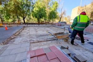 El Ayuntamiento de Elda construye un paso de peatones elevado en la calle Virgen del Remedio para mejorar la accesibilidad y evitar accidentes de tráfico