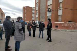 La Conselleria de Vivienda visita las obras de regeneración y rehabilitación del grupo de vivienda pública María Cambrils-Canyar de Benifaió