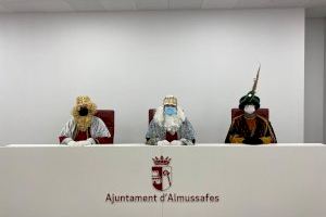 El comercio de Almussafes colabora con los Reyes Magos en la recogida de cartas