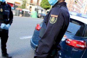 Detenido un joven en Valencia tras causar daños en ocho coches y dar un cabezazo a un agente