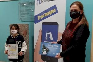 Burriana entrega 2.600 euros en los premios del concurso municipal de dibujo ‘Pinta un Nadal màgic al comerç’