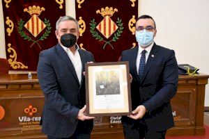L'Ajuntament i la Càtedra d'Innovació Ceràmica Ciutat de Vila-real reten homenatge al subdelegat de Defensa a Castelló amb motiu de la seua jubilació