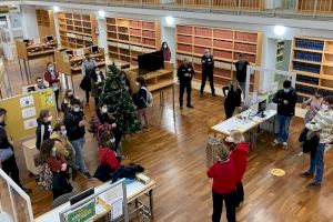 Estudiantes de la Universitat de València se encierran en la biblioteca para exigir más espacios y horarios para estudiar