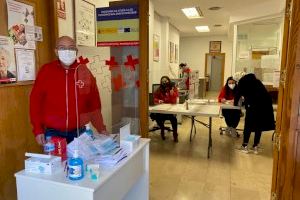 El Ayuntamiento de Ontinyent y Cruz Roja apoyan a 400 familias vulnerables frente a la COVID-19