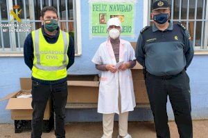 La Guardia Civil de Castellón recoge alimentos para el comedor social del Padre Ricardo