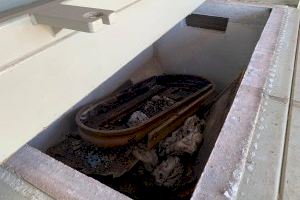 El cementeri d’Alzira disposa, d’un incinerador per a la destrucció de restes funeràries