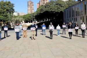 Minuto de silencio en Benidorm por la mujer asesinada el domingo en Ciudad Real