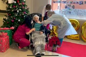 Ana Mira Palomares, de 101 anys, la primera resident de la Vega Baixa que es vacuna contra el covid