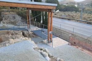 El Ayuntamiento de Elda lleva a cabo trabajos de reparación y mantenimiento en el yacimiento arqueológico de El Monastil