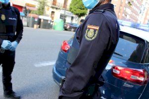Dos detenidos por golpear con un palo y robar una cartera en Valencia
