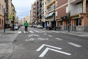 El carrer Cavite i l'avinguda Malva-rosa a València, ja són ciclocalles