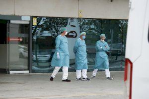 El Colegio de Médicos de Castellón pide reforzar la atención sanitaria para hacer frente a la tercera ola del covid