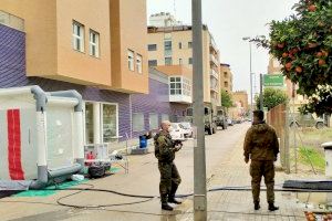 La Unitat Militar d'Emergències desinfecta la Residència de Massanassa