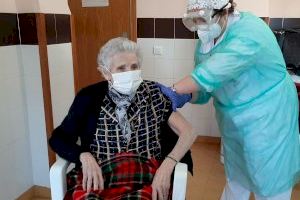 Más de 25.000 valencianos han recibido la primera dosis de la vacuna contra el covid