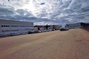 Petrer habilita un nuevo parking con capacidad para 100 vehículos en el polígono Salinetes