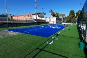 El Ayuntamiento reforma las pistas de tenis y pádel del Polideportivo Municipal