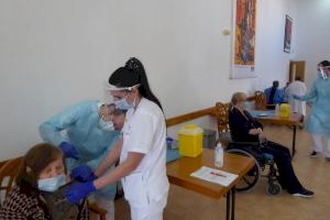Vacunación contra la Covid-19 en la Residencia Montebello de La Nucía